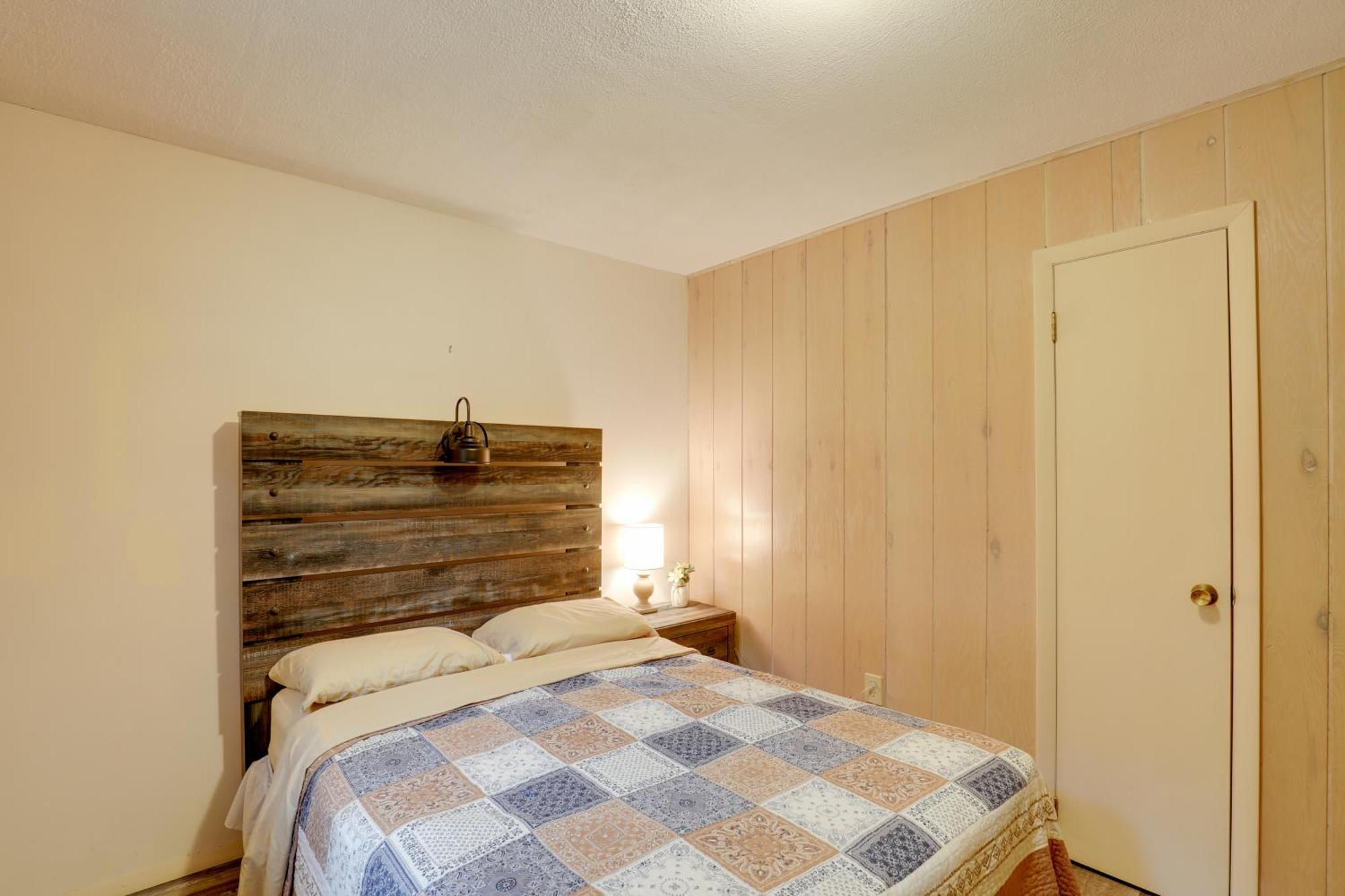 Riverfront Hot Springs Cabin With Private Hot Tub! Exteriér fotografie